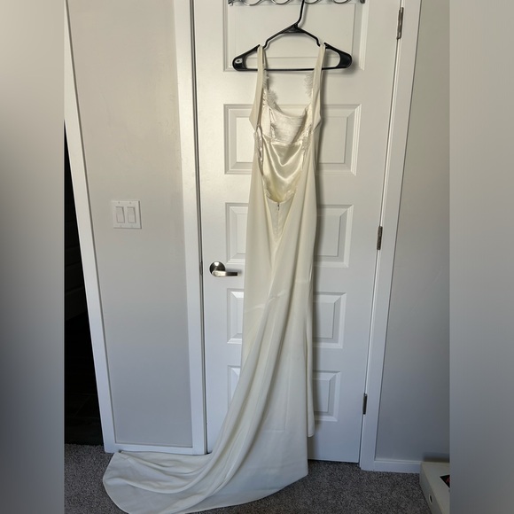 KATIE MAY wedding dress size M. Worn only once. EXCELLENT CONDITION. - Picture 7 of 11